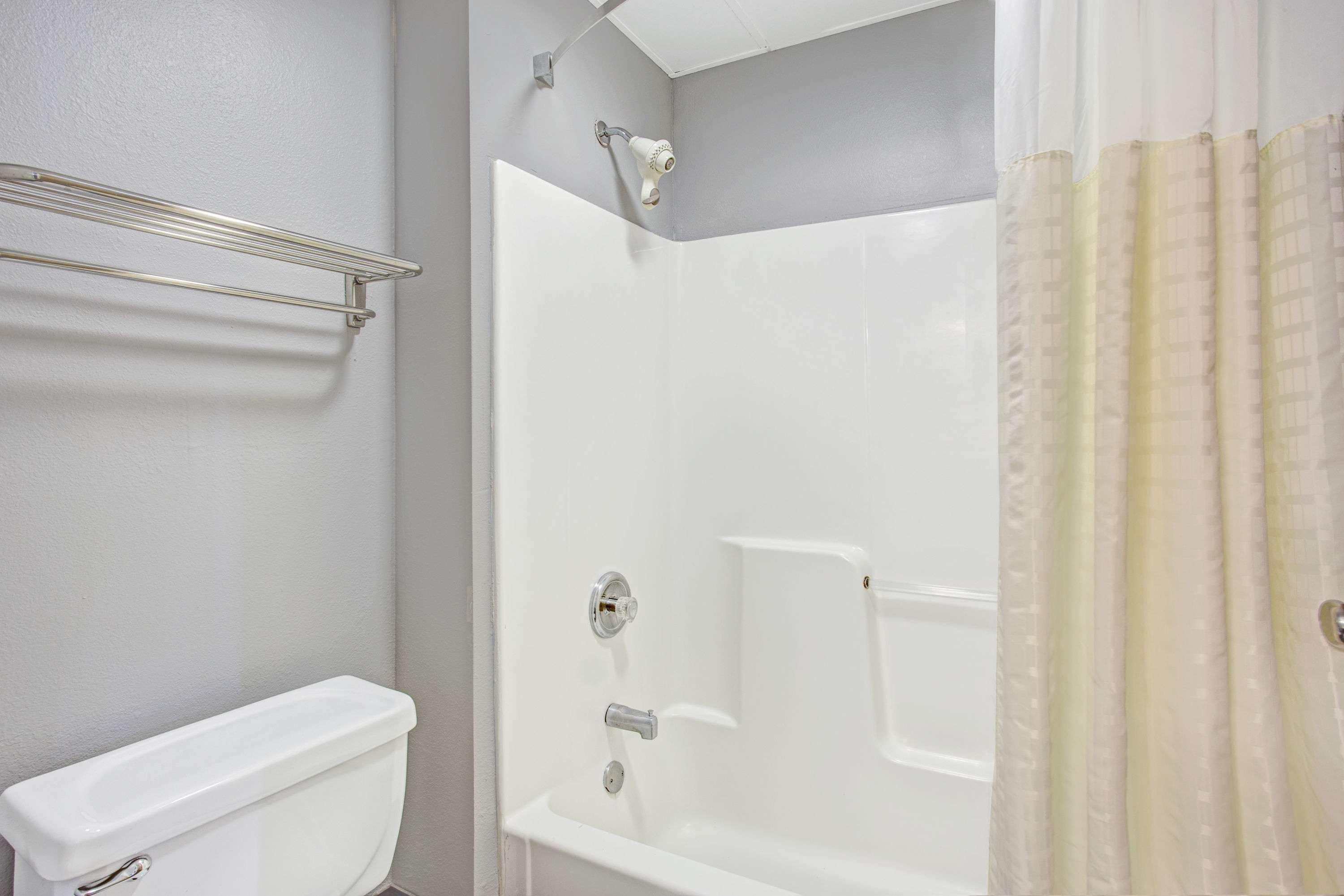 Days Inn By Wyndham Great Lakes Naval Base North Chicago Ngoại thất bức ảnh